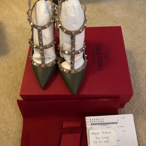 SOLD Valentino Rockstud heels, Green, size 36 - Picture 1 of 8